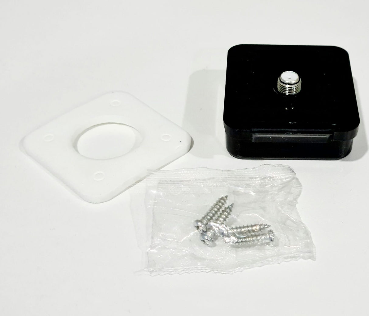 OUTDOOR ANTENNA SURFACE SOCKET