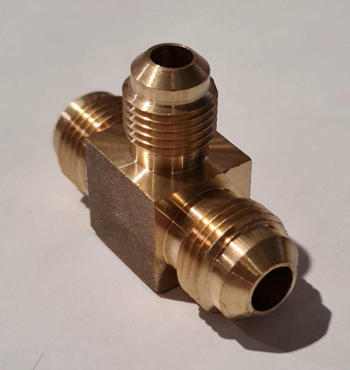 3/8 - 3/8 - 5/16 Tee Gas Fitting