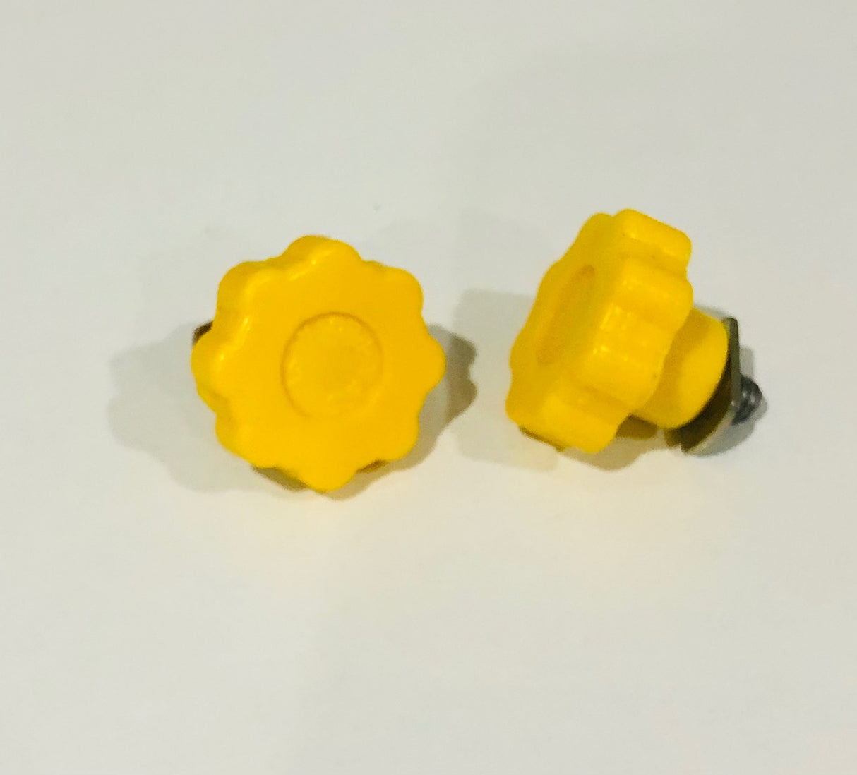 YELLOW DAISY WHEEL WITH T -NUT 2 PACK