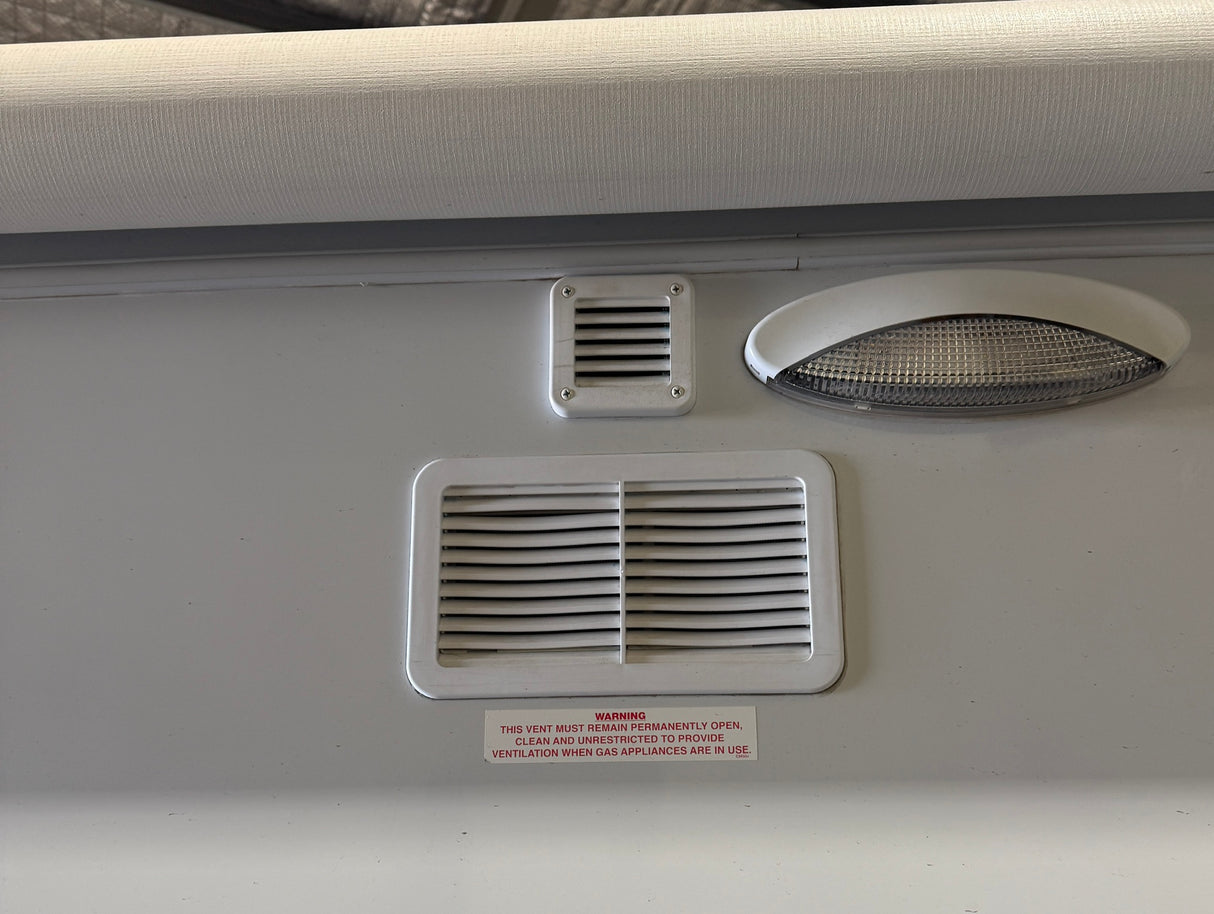 600-04102 - JAYCO 240mm x 140mm (Large) Air Vent. C6246B