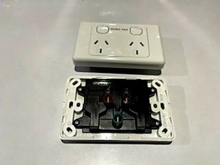 White Double Pole 10AMP Powerpoint for Caravan - OSCSAS318