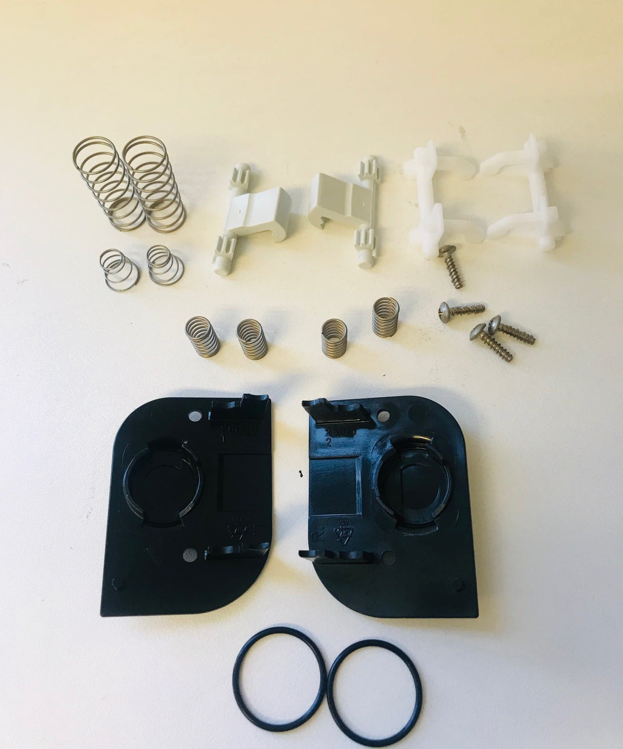 Thetford Kit for Locking Service Doors 3-5 Black