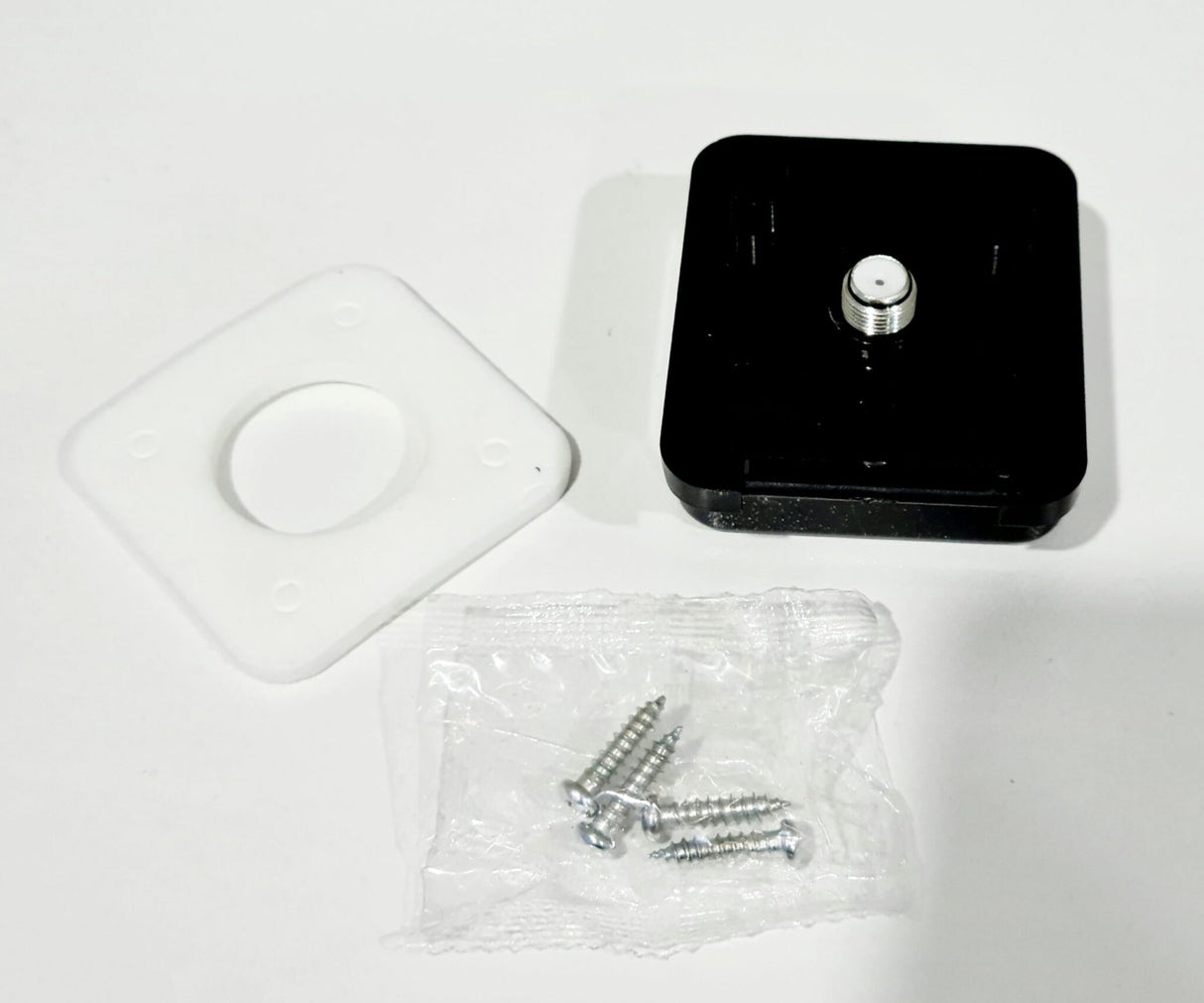 OUTDOOR ANTENNA SURFACE SOCKET