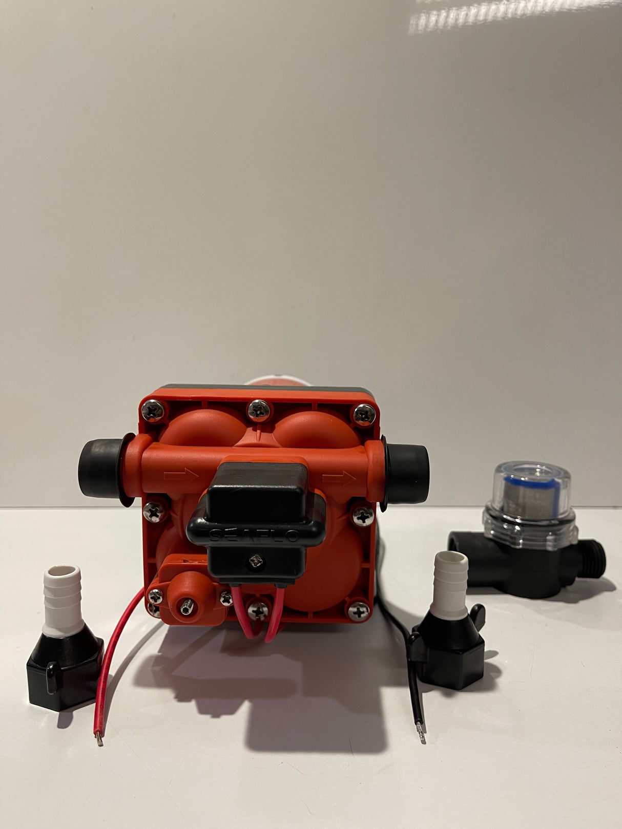 SEAFLO RV Supreme 55psi/11.3LMP 12V Water Pump c/w Filter & Fittings