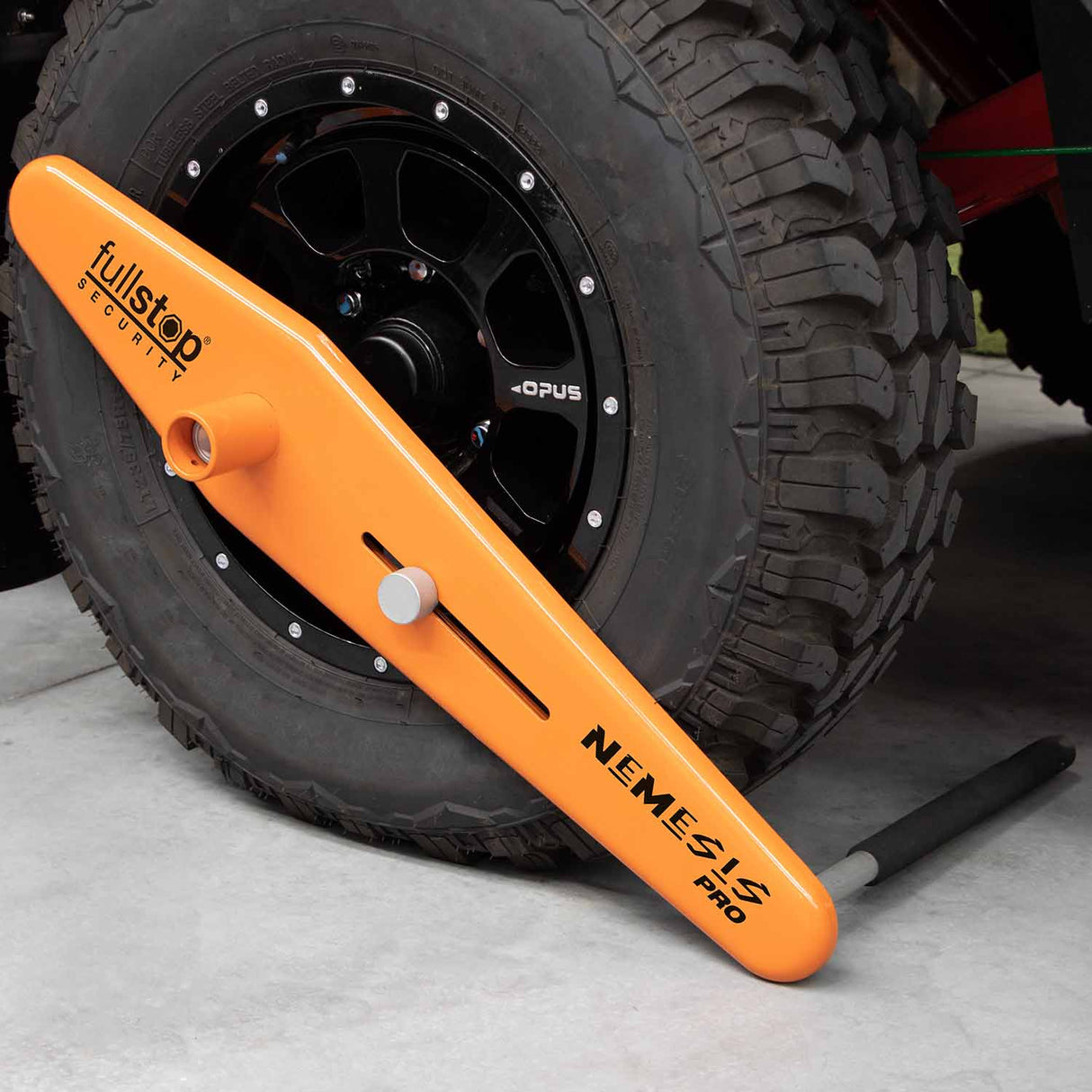 Nemesis Pro Caravan Wheel Lock